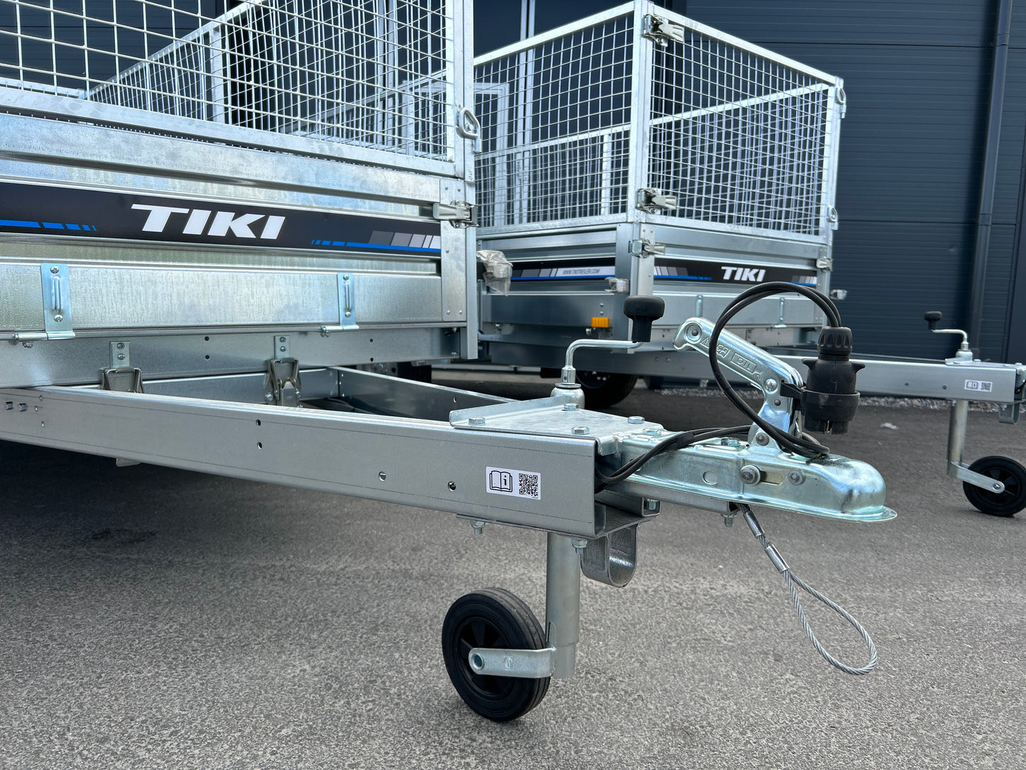 Tiki CS-265R Trailers with lattice gate/net gate