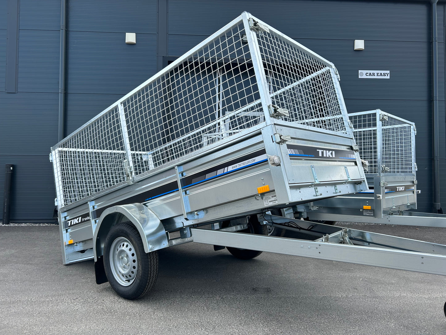 Tiki CS-265R Trailers with lattice gate/net gate